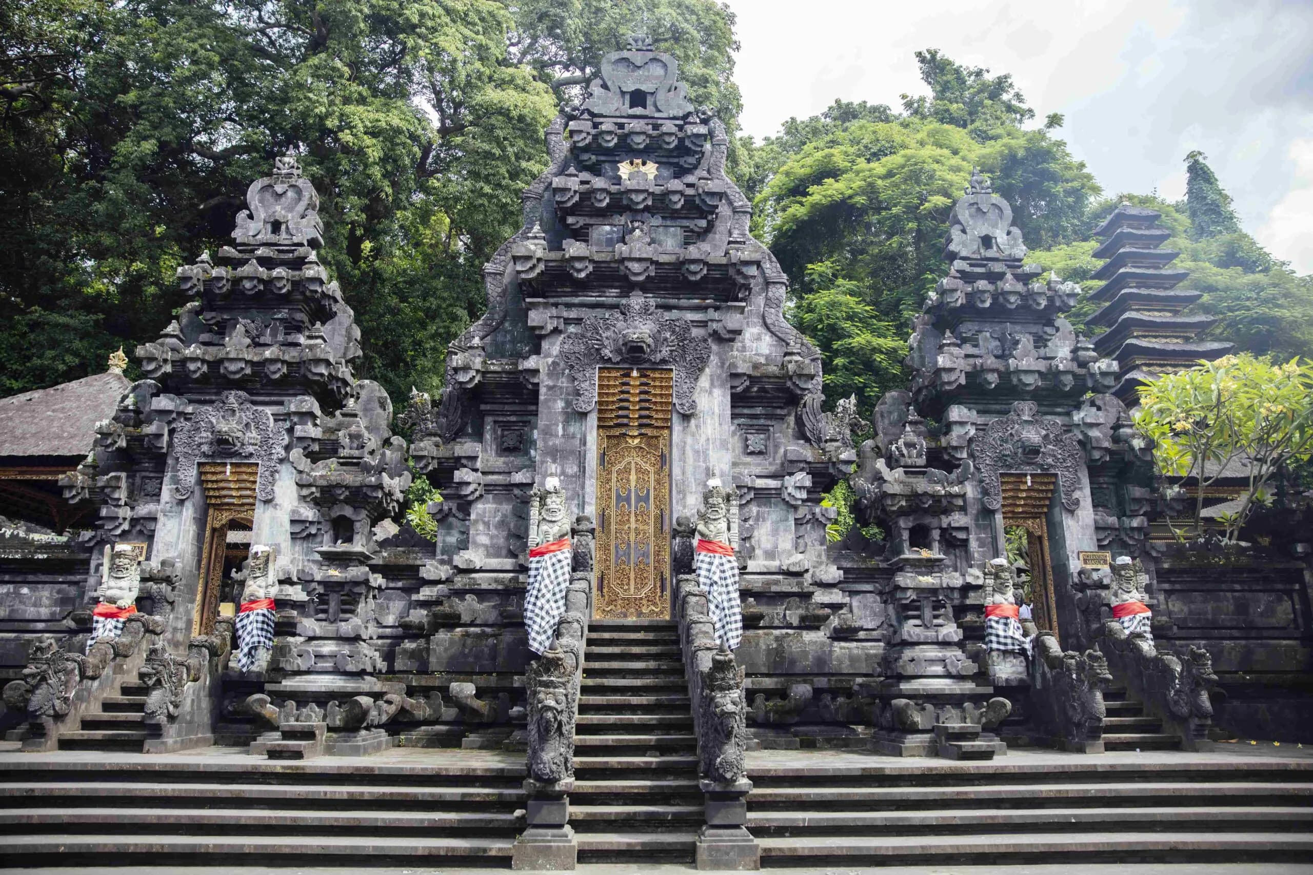 Templo Goa Lawah